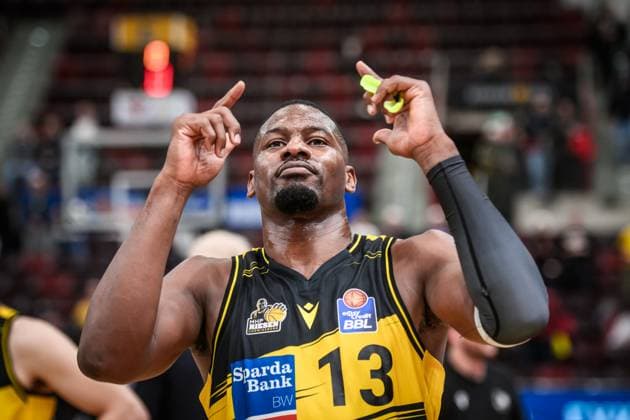 Yorman Polas Bartolo MHP RIESEN Ludwigsburg, 13 cheers, joy after home win GER, MHP Riesen Ludwigsburg vs ratiopharm Ulm, easycredit BBL, Basketball, Bundesliga, Matchday 5, Season 2025 2026, 26 10 2025 GER, MHP Riesen Ludwigsburg vs ratiopharm Ulm, easycredit BBL, Basketball, Bundesliga, Matchday 5, Season 2025 2026, 26 10 2025 Ludwigsburg Copyright: xSandyxDinkelackerx EP_SDR