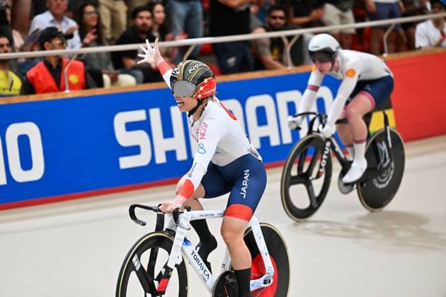 2025 Tissot UCI Track World Championships Picture by Simon Wilkinson SWpix.com - 26 10 2025 - Cycling - 2025 Tissot UCI Track World Championships - Velodromo PenalolÃ n, Santiago, Chile - Women s Keirin - Finals - Final 1-6 - Mina Sato (Japan) wins the Women s Keirin World Championship, WM, Weltmeisterschaft Copyright: x xSWpix.comx(t axPhotographyxHubxLtd)xSimonxWilkinson SWpix.comx SWP-3030-11979