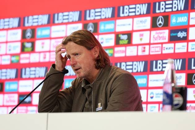 26 10 2025, xrekx, Fußball 1 Bundesliga, VfB Stuttgart 1 FSV Mainz 05 v l Pressekonferenz Bo Henriksen Trainer 1 FSV Mainz 05 DFL DFB REGULATIONS PROHIBIT ANY USE OF PHOTOGRAPHS as IMAGE SEQUENCES and or QUASI VIDEO Stuttgart