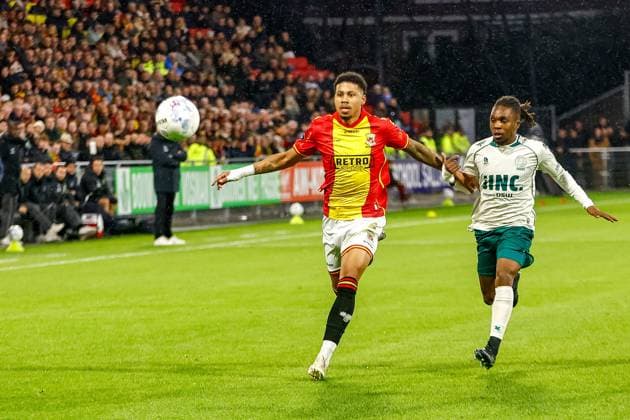 DEVENTER , 26-10-2025 , Stadium De Adelaarshorst , season 2025 2026 , Dutch Eredivisie football . match between Go Ahead Eagles and Excelsior Rotterdam, Picture shows Go Ahead Eagles - Excelsior  x31706659x Copyright: