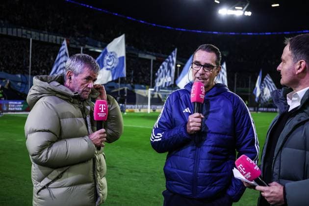 Sports, Football, 3 Liga Season 2025 2026 12 Matchday MSV Duisburg Rot Weiss Essen 26 10 2025, schauinsland reisen arena Friedhelm Funkel, Michael Preetz Managing Director MSV Duisburg Duisburg schauinsland reisen arena North Rhine-Westphalia Germany