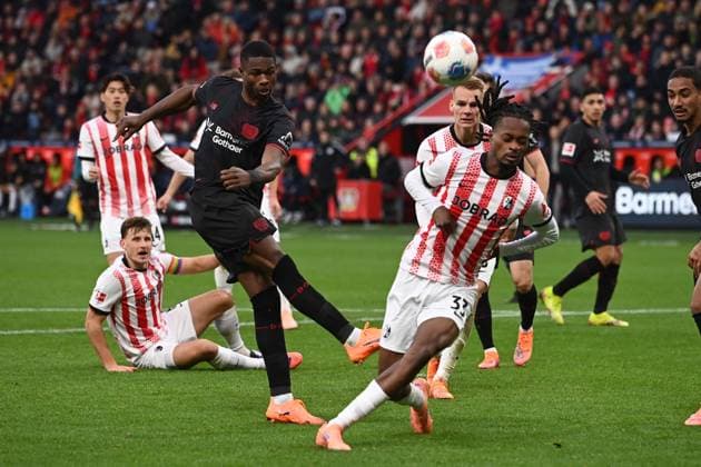 Christian KOFANE LEV vs Jordy MAKENGO FR action, duel, Football 1 Bundesliga, 8 Matchday, matchday8, Bayer Leverkusen LEV SC Freiburg FR 2 0 on 26 10 2025 in Leverkusen Germany DFL regulations prohibit any use of photographs as image sequences and or quasi video Â