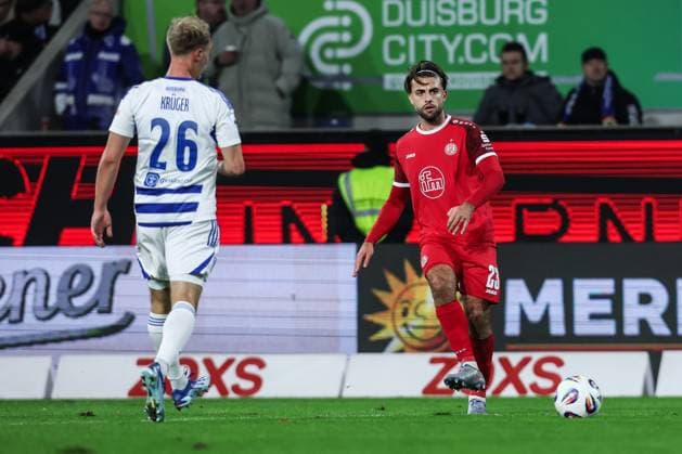 Sports, Football, 3 Liga Season 2025 2026 12 Matchday MSV Duisburg Rot Weiss Essen 26 10 2025, Jose Enrique Rios Alonso Rot Weiss Essen, 23 Duisburg schauinsland reisen arena North Rhine-Westphalia Germany