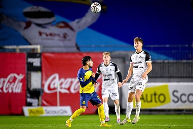 Royale Union Saint-Gilloise v Sint-Truidense VV - Jupiler Pro League BRUSSELS, BELGIUM - OCTOBER 26 : Van Helden Rein defender of Sint-Truiden during the Jupiler Pro League match between Royale Union Saint-Gilloise and Sint-Truidense VV on October 26, 2025 in Brussels, Belgium, 26 10 2025  Copyright: xTomasxSiskx