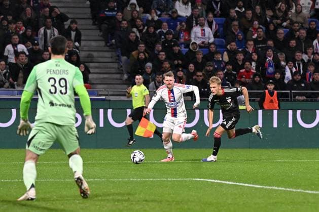 Olympique Lyonnais v RC Strasbourg Alsace - Ligue 1 McDonald s 2025 2026 10 Pavel SULC (ol) - 24 Lucas HOGSBERG (rcsa) during the Ligue 1 McDonald s match between Lyon and Strasbourg at Groupama Stadium on October 26, 2025 in Lyon, France. Lyon France  Copyright: xFEPx 776348169