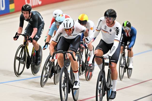 2025 Tissot UCI Track World Championships Picture by Simon Wilkinson SWpix.com - 26 10 2025 - Cycling - 2025 Tissot UCI Track World Championships - Velodromo PenalolÃ n, Santiago, Chile - Men s Madison - Moritz Augenstein (Germany) and Roger Kluge (Germany) Copyright: x xSWpix.comx(t axPhotographyxHubxLtd)xSimonxWilkinson SWpix.comx SWP-3030-12018