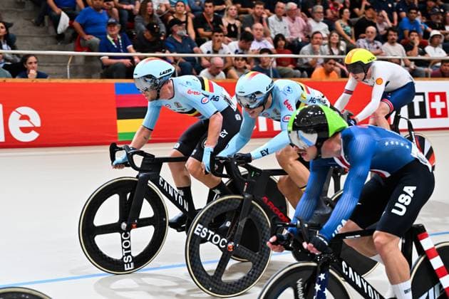 2025 Tissot UCI Track World Championships Picture by Simon Wilkinson SWpix.com - 26 10 2025 - Cycling - 2025 Tissot UCI Track World Championships - Velodromo PenalolÃ n, Santiago, Chile - Men s Madison - Lindsay de Vylder (Belgium) and Fabio van den Bossche (Belgium) Copyright: x xSWpix.comx(t axPhotographyxHubxLtd)xSimonxWilkinson SWpix.comx SWP-3030-12019