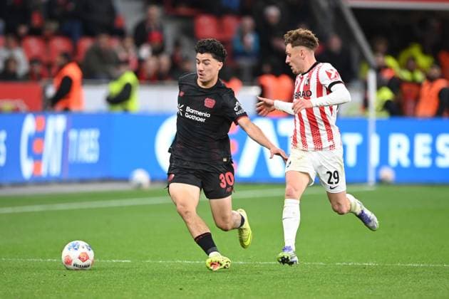 Ibrahim MAZA LEV vs Philipp TREU FR action, single action, Football 1 Bundesliga, 8 Matchday, matchday8, Bayer Leverkusen LEV SC Freiburg FR 2 0 on 26 10 2025 in Leverkusen Germany DFL regulations prohibit any use of photographs as image sequences and or quasi video Â