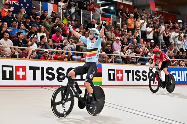 2025 Tissot UCI Track World Championships Picture by Simon Wilkinson SWpix.com - 26 10 2025 - Cycling - 2025 Tissot UCI Track World Championships - Velodromo PenalolÃ n, Santiago, Chile - Men s Madison - Lindsay de Vylder (Belgium) and Fabio van den Bossche (Belgium) wins the Men s Madison World Championship, WM, Weltmeisterschaft Copyright: x xSWpix.comx(t axPhotographyxHubxLtd)xSimonxWilkinson SWpix.comx SWP-3030-12031