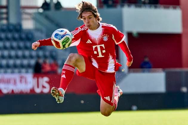 A Junioren Bundesliga DFB Nachwuchsliga, FC Bayern München U19 vs TSV 1860 München U19 , München FC Bayern, München FC Bayern U19 , FC Augsburg, FC Augsburg U19 , 2025 10 26 in Munich FC Bayern Campus OLYCHENKO Bogdan FC Bayern München U19 Central midfield No. 10 FCBU1910 sportworld München FC Bayern Campus Bayern Germany
