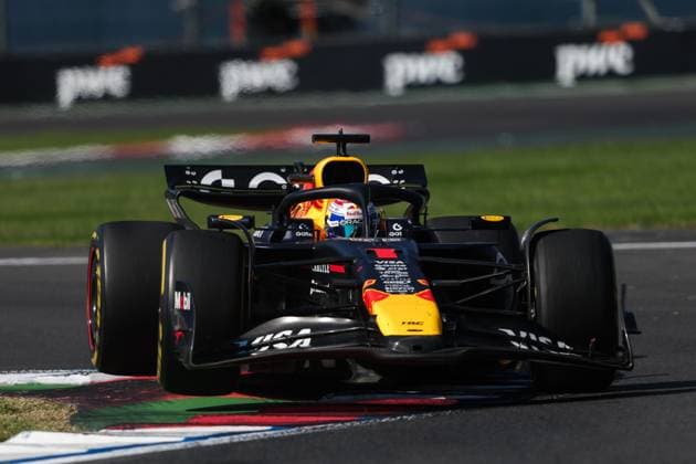 F1 - MEXICO CITY GRAND PRIX 2025 01 VERSTAPPEN Max (nld), Red Bull Racing RB21, action during the 2025 Formula 1 Mexico City Grand Prix, 20th round of the 2025 FIA Formula One World Championship, WM, Weltmeisterschaft from October 24 to 26, 2025 on the Autodromo Hermanos Rodriguez, in Mexico City, Mexico - Mexico CityMexico  Copyright: xANTONINxVINCENTx