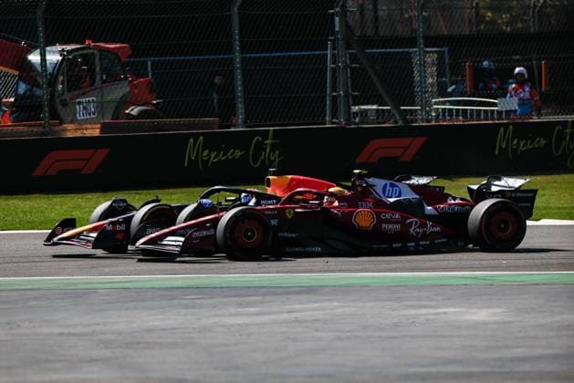 F1 - MEXICO CITY GRAND PRIX 2025 44 HAMILTON Lewis (gbr), Scuderia Ferrari SF-25, action and 01 VERSTAPPEN Max (nld), Red Bull Racing RB21, action during the 2025 Formula 1 Mexico City Grand Prix, 20th round of the 2025 FIA Formula One World Championship, WM, Weltmeisterschaft from October 24 to 26, 2025 on the Autodromo Hermanos Rodriguez, in Mexico City, Mexico - Mexico CityMexico  Copyright: xJavierxJimenezx