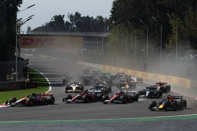 F1 Grand Prix Of Mexico City 2025 Lando Norris of McLaren, Lewis Hamilton, Charles Leclerc of Ferrari and Max Verstappen of Red Bull Racing at start of the Formula 1 Grand Prix of Mexico City at Autodromo Hermanos Rodriguez in Mexico City, Mexico on October 26, 2025. Mexico City Mexico  Copyright: xJakubxPorzyckix originalFilename:porzycki-f1grandp251026_npDsq.jpg