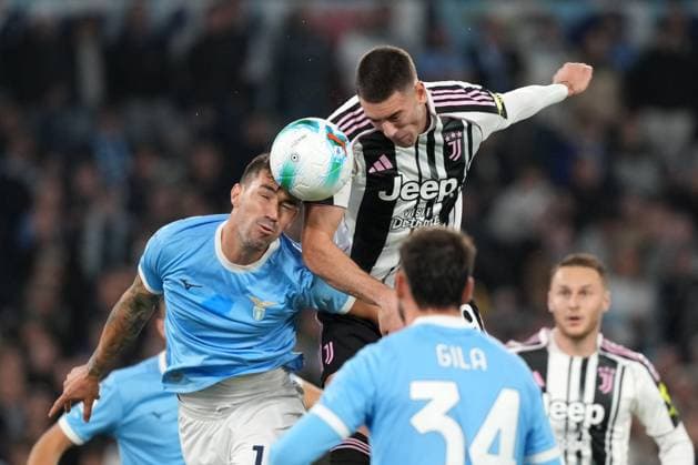 Alessio Romagnoli of SS Lazio and Dusan Vlahovic of Juventus FC during the Serie A 2025 2026 football match between SS Laziio and Juventus FC at Stadio Olimpico in Rome (Italy), October 26, 2025. antoniettaxbaldassarre