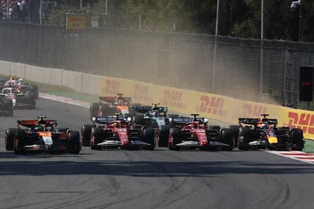 F1 Grand Prix Of Mexico City 2025 Lando Norris of McLaren, Lewis Hamilton, Charles Leclerc of Ferrari and Max Verstappen of Red Bull Racing at start of the Formula 1 Grand Prix of Mexico City at Autodromo Hermanos Rodriguez in Mexico City, Mexico on October 26, 2025. Mexico City Mexico  Copyright: xJakubxPorzyckix originalFilename:porzycki-f1grandp251026_npHHs.jpg