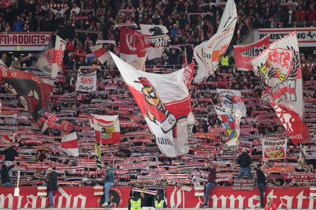 Stuttgart, Bundesliga soccer VfB Stuttgart vs 1 FSV Mainz 05, Cannstatter Kurve In accordance with the regulations of the DFL German Football League, it is prohibited to use or have used photographs taken in the stadium and or of the match in the form of sequential images and or video-like photo series