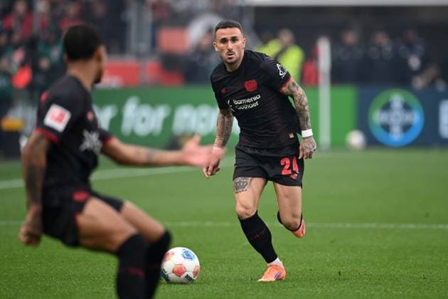 Aleix GARCIA LEV action, single action, Football 1 Bundesliga, 8 Matchday, matchday8, Bayer Leverkusen LEV SC Freiburg FR 2 0 on 26 10 2025 in Leverkusen Germany DFL regulations prohibit any use of photographs as image sequences and or quasi video Â
