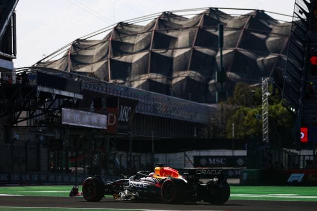 F1 - MEXICO CITY GRAND PRIX 2025 01 VERSTAPPEN Max (nld), Red Bull Racing RB21, action during the 2025 Formula 1 Mexico City Grand Prix, 20th round of the 2025 FIA Formula One World Championship, WM, Weltmeisterschaft from October 24 to 26, 2025 on the Autodromo Hermanos Rodriguez, in Mexico City, Mexico - Mexico CityMexico  Copyright: xANTONINxVINCENTx