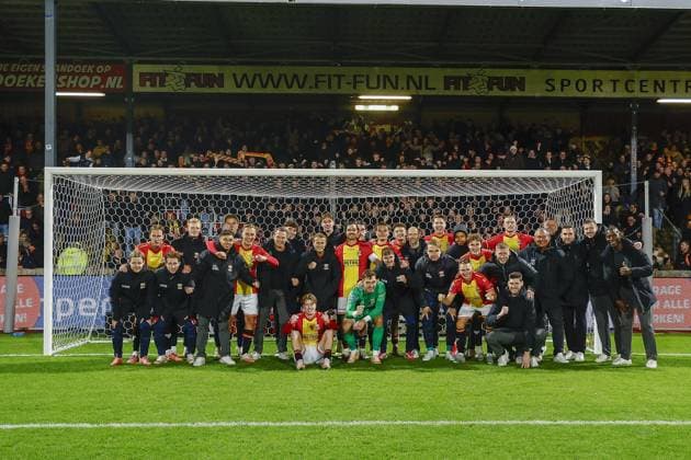 DEVENTER , 26-10-2025 , Stadium De Adelaarshorst , season 2025 2026 , Dutch Eredivisie football . match between Go Ahead Eagles and Excelsior Rotterdam, Picture shows celebration after the match by players GA Eagles Go Ahead Eagles - Excelsior  x31708781x Copyright: