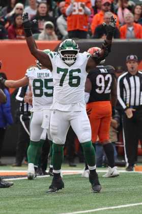 October 26, 2025: New York Jets OL John Simpsons celebrates a two-point conversion during WEEK 8 of the NFL, American Football Herren, USA regular season between the Cincinnati Bengals and the New York Jets in Cincinnati, Ohio. CSM Cincinnati USA - ZUMAc04_ 20251026_zma_c04_127 Copyright: xKevinxSchultzx