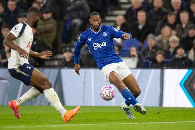Everton v Tottenham Hotspur - Premier League During the Premier League match between Everton and Tottenham Hotspur at Hill Dickinson Stadium in Liverpool, England, on October 26, 2025. Liverpool Merseyside United Kingdom  Copyright: xMIxNewsx originalFilename:fletcher-evertonv251026_npuGl.jpg