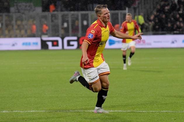 2025-10-26 Go Ahead Eagles v Excelsior Rotterdam - Dutch Eredivisie DEVENTER, NETHERLANDS - OCTOBER 26: Mathis Suray of Go Ahead Eagles celebrates 1-0 during the Dutch Eredivisie match between Go Ahead Eagles and Excelsior Rotterdam at De Adelaarshorst on October 26, 2025 in Deventer, Netherlands. Deventer De Adelaarshorst Netherlands Content not available for redistribution in The Netherlands directly or indirectly through any third parties. Copyright: xDennisxBresserx