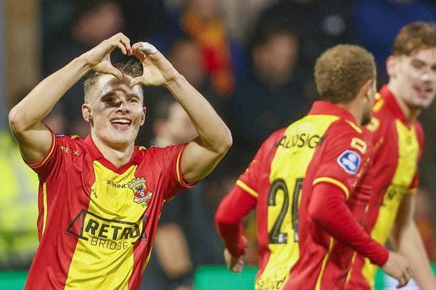 DEVENTER , 26-10-2025 , Stadium De Adelaarshorst , season 2025 2026 , Dutch Eredivisie football . match between Go Ahead Eagles and Excelsior Rotterdam,final result 2-0, Picture shows goal celebration by GA Eagles player Mathis Suray Go Ahead Eagles - Excelsior  x31708849x Copyright: