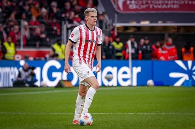 Germany Soccer Bundesliga 2025 26, 8 Matchday Bayer 04 Leverkusen vs SC Freiburg BayArena Leverkusen Matthias Ginter SC Freiburg, 28 Leverkusen North Rhine-Westphalia Germany Copyright: xJOERANxSTEINSIEKx