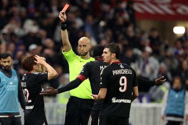 Olympique Lyonnais v RC Strasbourg Alsace - Ligue 1 McDonald s 2025 2026 Ismael Doukoure of Strasbourg Alsace is shown a Red card and sent off by referee Eric Wattellier during the Ligue 1 McDonald s match between Lyon and Strasbourg at Groupama Stadium on October 26, 2025 in Lyon, France. Lyon Groupama Stadium France France Copyright: xNealxSimpson Sportsphoto APLx 14139748