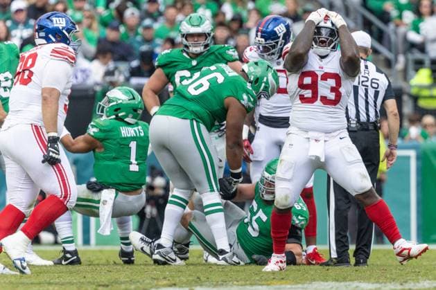 October 26, 2025, Philadelphia, Pa, U.S.A.: New York Giants defensive tackle RAKEEM NUNEZ-ROCHES (93) celebrate the sack, during a week eight game between the Philadelphia Eagles and the New York Giants Sunday, Oct. 26, 2025; at Lincoln Financial Field in Philadelphia, PA. Philadelphia U.S.A. - ZUMAs124 20251026_fap_s124_009 Copyright: xSaquanxStimpsonx
