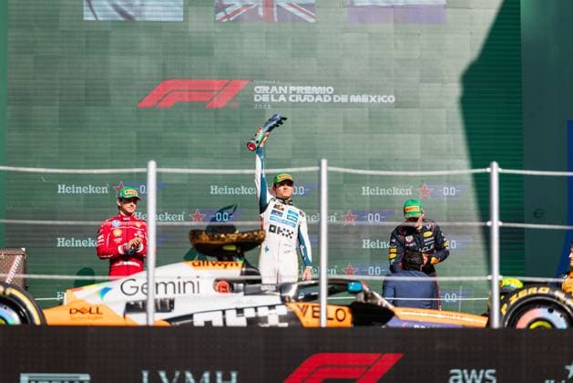 Formula?1 Gran?Premio?de?la?Ciudad?de? México?2025 Alexis Perrin OVERTAKE MAXPPP - Mexico?City 26 10 2025 16 LECLERC Charles (mon), Scuderia Ferrari HP, 04 NORRIS Lando (gbr), McLaren F1 Team, and 01 VERSTAPPEN Max (nld), Oracle Red Bull Racing, portrait podium at the Formula?1 Gran?Premio?de?la?Ciudad?de?México?2025, the 20th round of the 2025 FIA Formula?1 World Championship, WM, Weltmeisterschaft at the Autódromo?Hermanos?Rodríguez in Mexico?City, Mexico, from 23 to 26 October 2025 Mexico?City Autódromo Hermanos Rodríguez Mexico Copyright: xOVERTAKE MAXPPPxAlexisxPerrinx OVT202510266301 OVT202510266301