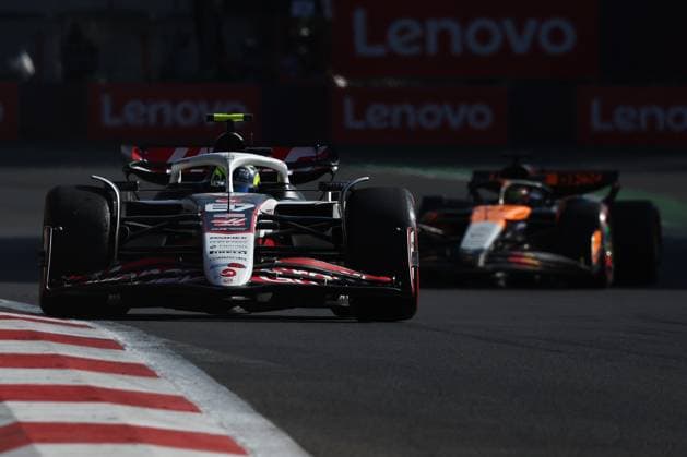 F1 Grand Prix Of Mexico City 2025 Oliver Bearman of Haas and Oscar Piastri of McLaren during the Formula 1 Grand Prix of Mexico City at Autodromo Hermanos Rodriguez in Mexico City, Mexico on October 26, 2025. Mexico City Mexico  Copyright: xJakubxPorzyckix originalFilename:porzycki-f1grandp251026_np21J.jpg