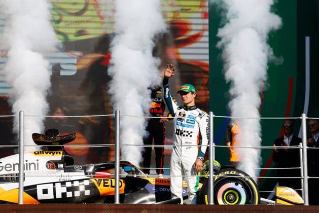 F1 - MEXICO CITY GRAND PRIX 2025 NORRIS Lando (gbr), McLaren F1 Team MCL39, portrait in the podium during the 2025 Formula 1 Mexico City Grand Prix, 20th round of the 2025 FIA Formula One World Championship, WM, Weltmeisterschaft from October 24 to 26, 2025 on the Autodromo Hermanos Rodriguez, in Mexico City, Mexico - Mexico CityMexico  Copyright: xJavierxJimenezx