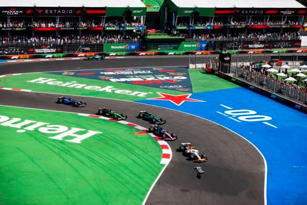 Formula?1 Gran?Premio?de?la?Ciudad?de? México?2025 Alexis Perrin OVERTAKE MAXPPP - Mexico?City 26 10 2025 Race start at the Formula?1 Gran?Premio?de?la?Ciudad?de?México?2025, the 20th round of the 2025 FIA Formula?1 World Championship, WM, Weltmeisterschaft at the Autódromo?Hermanos?Rodríguez in Mexico?City, Mexico, from 23 to 26 October 2025 Mexico?City Autódromo Hermanos Rodríguez Mexico  Copyright: xOVERTAKE MAXPPPxAlexisxPerrinx OVT202510276599 OVT202510276599