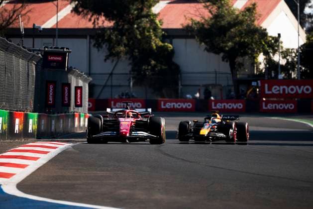 Formula?1 Gran?Premio?de?la?Ciudad?de? México?2025 Alexis Perrin OVERTAKE MAXPPP - Mexico?City 26 10 2025 16 LECLERC Charles (mon), Scuderia Ferrari HP, action, 01 VERSTAPPEN Max (nld), Oracle Red Bull Racing, action last lap fight at the Formula?1 Gran?Premio?de?la?Ciudad?de?México?2025, the 20th round of the 2025 FIA Formula?1 World Championship, WM, Weltmeisterschaft at the Autódromo?Hermanos?Rodríguez in Mexico?City, Mexico, from 23 to 26 October 2025 Mexico?City Autódromo Hermanos Rodríguez Mexico  Copyright: xOVERTAKE MAXPPPxAlexisxPerrinx OVT202510276646 OVT202510276646