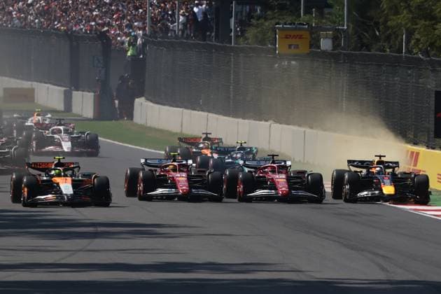F1 Grand Prix Of Mexico City 2025 Lando Norris of McLaren, Lewis Hamilton, Charles Leclerc and Max Verstappen of Red Bull Racing at start of the Formula 1 Grand Prix of Mexico City at Autodromo Hermanos Rodriguez in Mexico City, Mexico on October 26, 2025. Mexico City Mexico  Copyright: xJakubxPorzyckix originalFilename:porzycki-f1grandp251026_npDBj.jpg