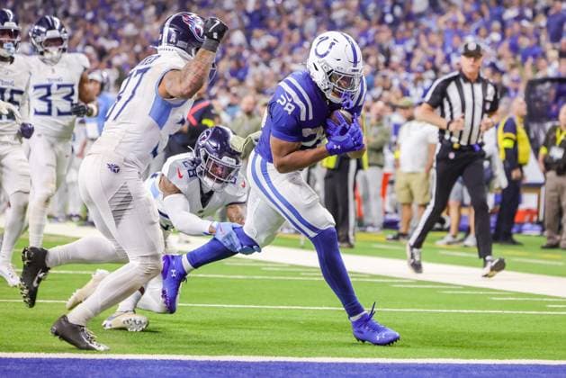 October 26, 2025, Indianapolis, Indiana, U.S: Indianapolis Colts running back Jonathan Taylor (28) scores during the game between the Tennessee Titans and the Indianapolis Colts at Lucas Oil Stadium, Indianapolis, Indiana. Indianapolis U.S - ZUMAs304 20251026_zaf_s304_010 Copyright: xScottxStuartx