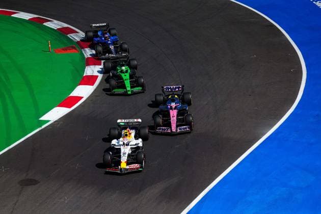 F1 - MEXICO CITY GRAND PRIX 2025 14 ALONSO Fernando (spa), Aston Martin F1 Team AMR24, 30 LAWSON Liam (nzl), Visa Cash App RB F1 Team VCARB02, 10 GASLY Pierre (fra), Alpine F1 Team A525, action during the 2025 Formula 1 Mexico City Grand Prix, 20th round of the 2025 FIA Formula One World Championship, WM, Weltmeisterschaft from October 24 to 26, 2025 on the Autodromo Hermanos Rodriguez, in Mexico City, Mexico - Mexico CityMexico  Copyright: xFLORENTxGOODENx
