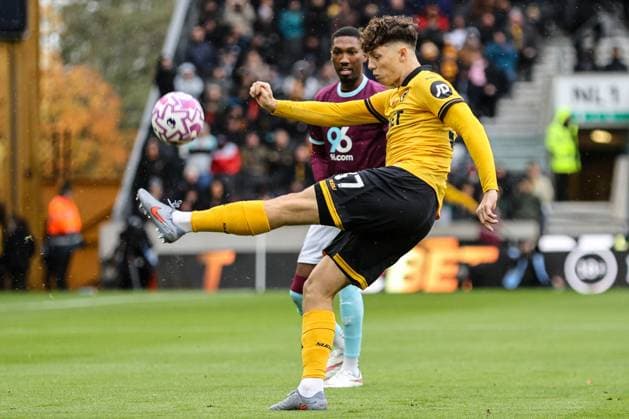 Ladislav Krejci (37 Wolves) clears the ball during the Premier League football match between Wolverhampton Wanderers and Burnley at Molineux stadium in Wolverhampton, England Copyright: xNataliexMincher SPPx Sportspressphoto_SPR52221