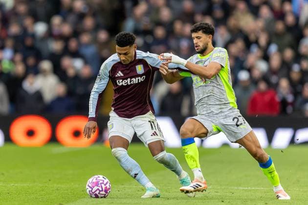 Aston Villa v Manchester City Premier League 26 10 2025. Aston Villa forward Ollie Watkins (11) battles for possession with Manchester City midfielder Matheus Nunes (27) during the Premier League match between Aston Villa and Manchester City at Villa Park, Birmingham, England on 26 October 2025. Editorial use only DataCo restrictions apply See www.football-dataco.com , Copyright: xManjitxNarotrax PSI-23113-0100