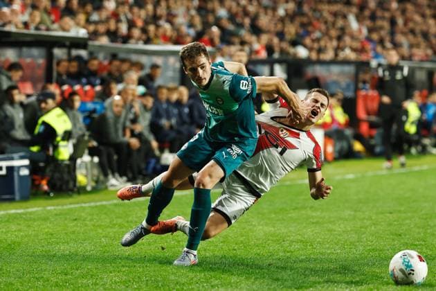 (L-R) Jon Pacheco (Alaves), Jorge de Frutos (RayoVallecano), OCTOBER 26, 2025 - Football Soccer : Spanish LaLiga EA Sports match between Rayo Vallecano de Madrid - Deportivo Alaves at the Estadio de Vallecas in Madrid, Spain. Noxthirdxpartyxsales  aflo_308355322