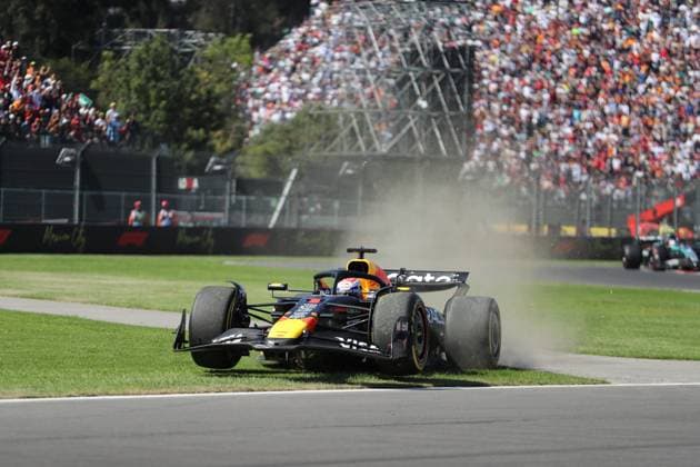 (251027) -- MEXICO CITY, Oct. 27, 2025 -- Red Bull s Dutch driver Max Verstappen races off the track during the Formula One Mexico Grand Prix at the Hermanos Rodriguez Circuit in Mexico City, Mexico, Oct. 26, 2025. ) (SP)MEXICO-MEXICO CITY-F1-GRAND PRIX LixMengxin 