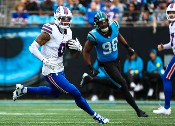 October 26, 2025: Buffalo wide receiver Keon Coleman (0) runs ball after catch. NFL, American Football Herren, USA football game between Buffalo Bills and Carolina Panthers at Bank of America Stadium, Charlotte , North Carolina. CSM Charlotte United States of America - ZUMAc04_ 20251026_zma_c04_321 Copyright: xDavidxBeachx