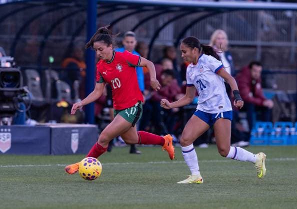 October 26, 2025, Bronx, New York, USA: Beatriz Fonseca (20) of Portugal controls the ball during friendly game against USWNT at Pratt & Whitney Stadium at Rentschler Field in East Hartford, CT on October 26, 2025. USWNT won 3 - 1. Bronx USA - ZUMAr339 20251026_znp_r339_016 Copyright: xLevxRadinx