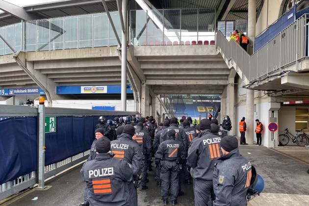 Braunschweig vs Hannover, 2 BL Braunschweig, 26 10 2025, FOOTBALL Eintracht Braunschweig vs Hannover 96, 2 BL, Season 2025 26 Police presence at the Lower Saxony derby Eintracht Braunschweig Hannover 96 Braunschweig