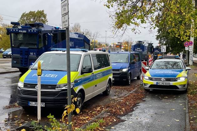 Braunschweig vs Hannover, 2 BL Braunschweig, 26 10 2025, FOOTBALL Eintracht Braunschweig vs Hannover 96, 2 BL, Season 2025 26 Police presence at the Lower Saxony derby Eintracht Braunschweig Hannover 96 Braunschweig