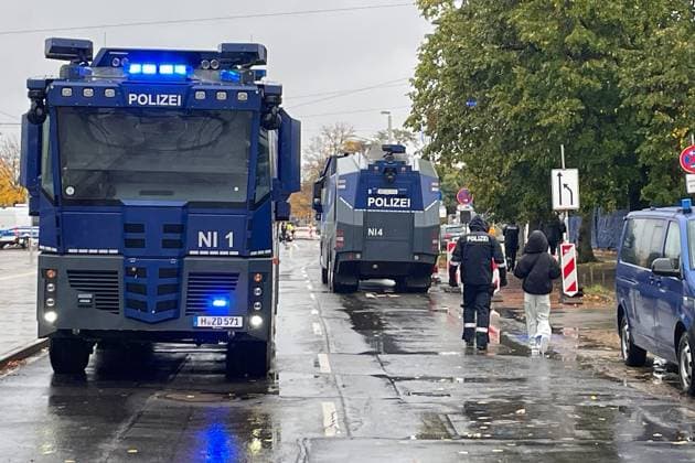 Braunschweig vs Hannover, 2 BL Braunschweig, 26 10 2025, FOOTBALL Eintracht Braunschweig vs Hannover 96, 2 BL, Season 2025 26 Police deployment at the Lower Saxony derby Eintracht Braunschweig Hannover 96 , Police water cannon Braunschweig