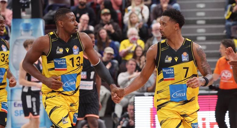 Ludwigsburg , easyCredit Basketball Bundesliga MHP Riesen Ludwigsburg vs ratiopharm Ulm , from left Yorman Polas Bartolo Elijah Hughes Riesen