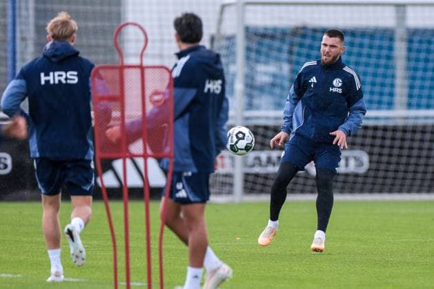 27 10 2025, Football, Season 2025 2026, Training FC Schalke 04, Hasan Kurucay FC Schalke 04 , Gelsenkirchen Training ground FC Schalke 04 NRW Germany xRHR PHOTO YYx Copyright: RHR-FOTOx RHR-FOTO YY