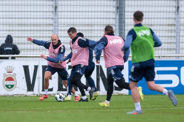 27 10 2025, Football, Season 2025 2026, Training FC Schalke 04, f l Henning Matriciani FC Schalke 04 , Felipe Sanchez FC Schalke 04 , Gelsenkirchen Training ground FC Schalke 04 NRW Germany xRHR PHOTO YYx Copyright: RHR-FOTOx RHR-FOTO YY